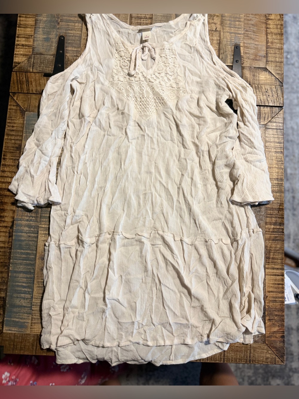 Mossimo Supply Co. Cream Cold-Shoulder Textured Tunic with Lace